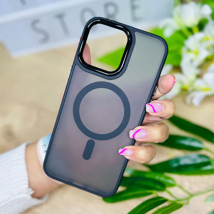 iPhone 17 Pro Max Goldencis Magnetic Collection Case - Black