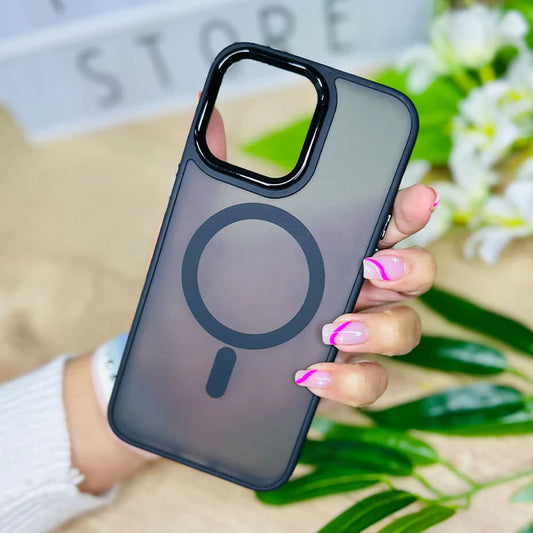 iPhone 17 Pro Max Goldencis Magnetic Collection Case - Black